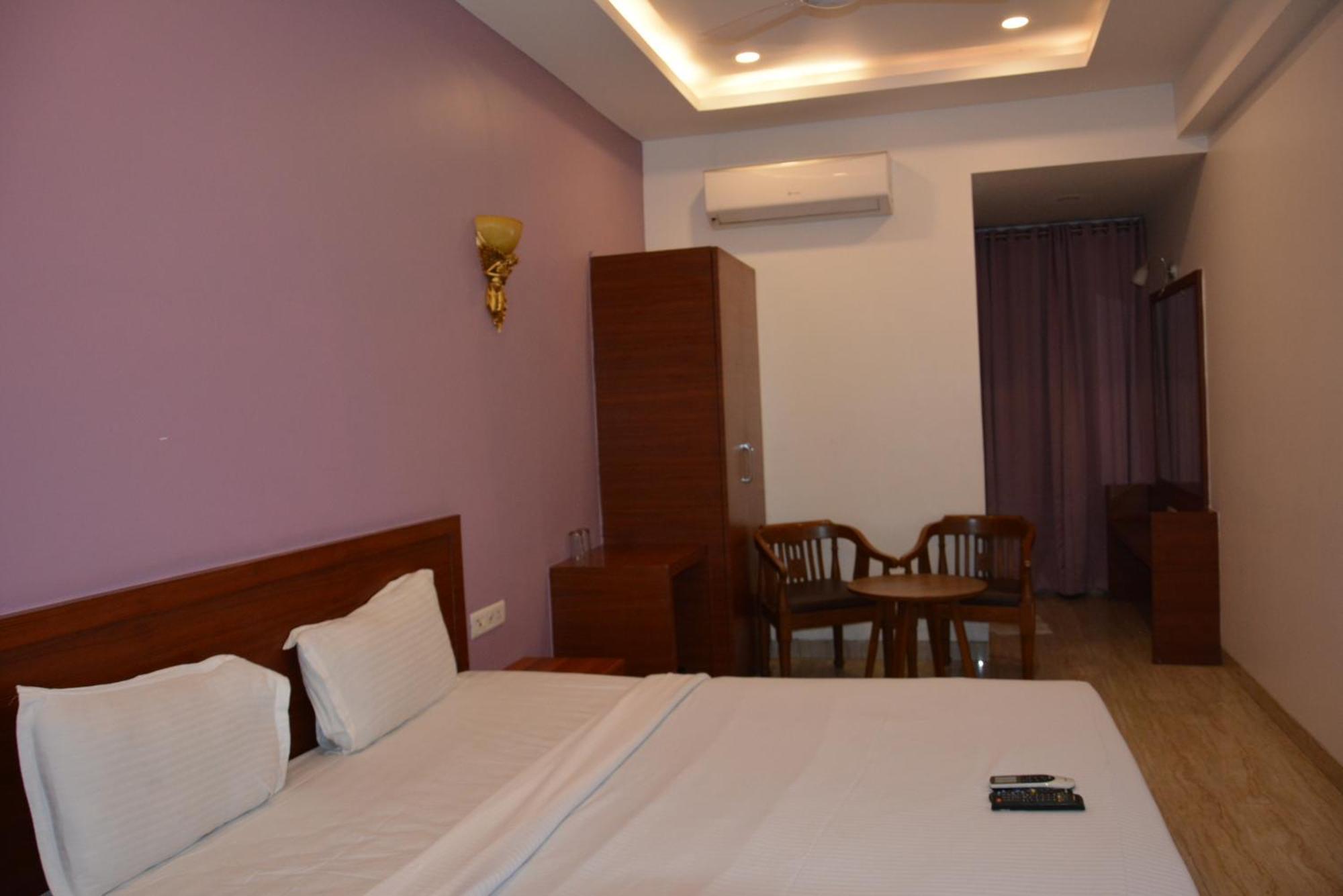 Hotel The Grand Neelam Rāipur Exterior foto