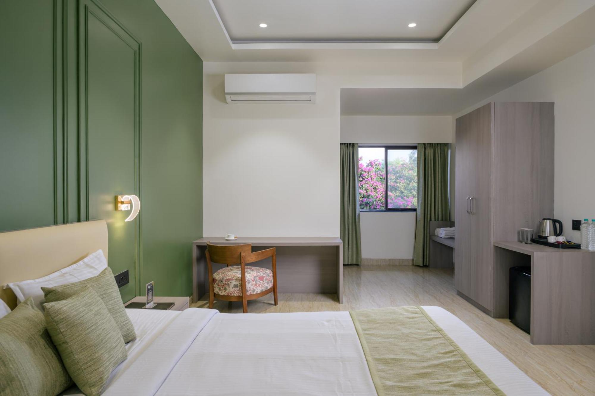 Hotel The Grand Neelam Rāipur Exterior foto